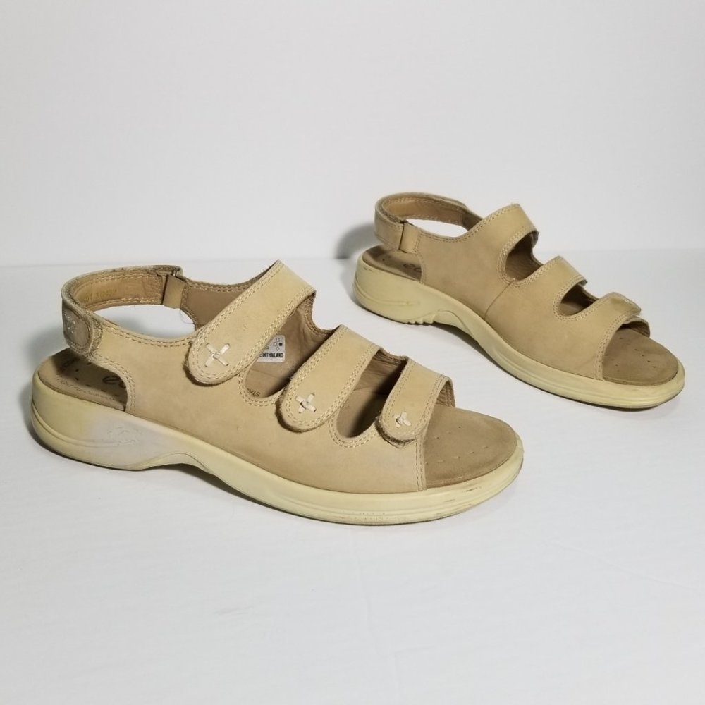 Ecco Ivory Beige Leather Strappy Athletic Sandals